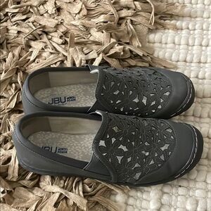 Gently Worn -JBU Grey Flats with Cutout Design